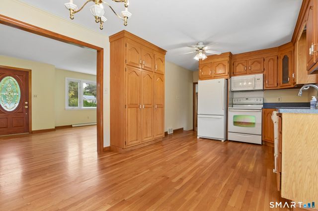 19 Palmer Road, North Haven, CT 06473