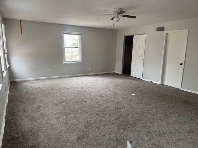 1600 Cypress Avenue, Kansas City, MO 64127