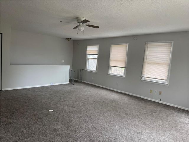 1600 Cypress Avenue, Kansas City, MO 64127
