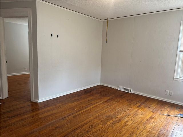 1600 Cypress Avenue, Kansas City, MO 64127