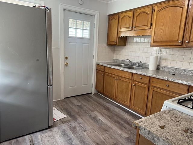 1600 Cypress Avenue, Kansas City, MO 64127