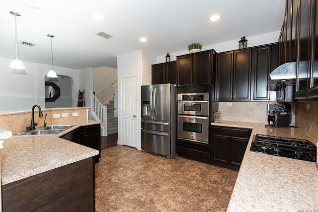 21207 Leslie Carson, San Antonio, TX 78258