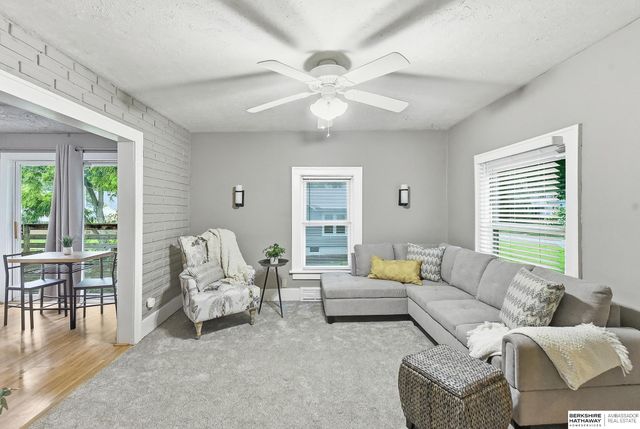 5609 Walnut Street, Omaha, NE 68106