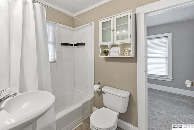 5609 Walnut Street, Omaha, NE 68106