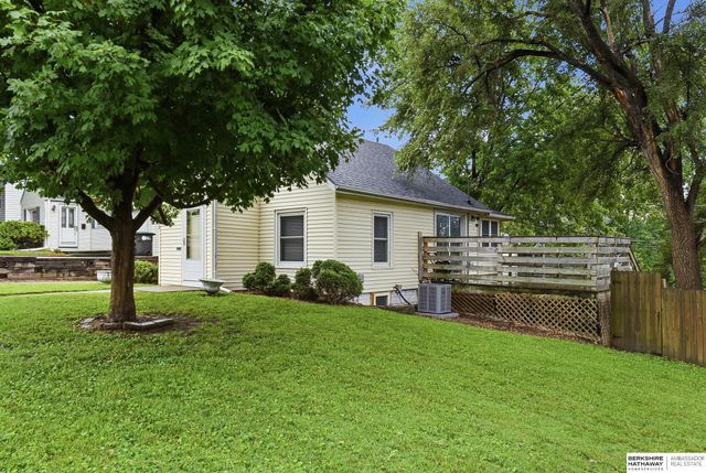 5609 Walnut Street, Omaha, NE 68106