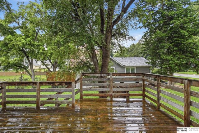 5609 Walnut Street, Omaha, NE 68106