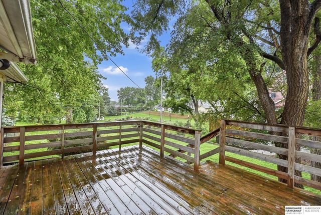 5609 Walnut Street, Omaha, NE 68106