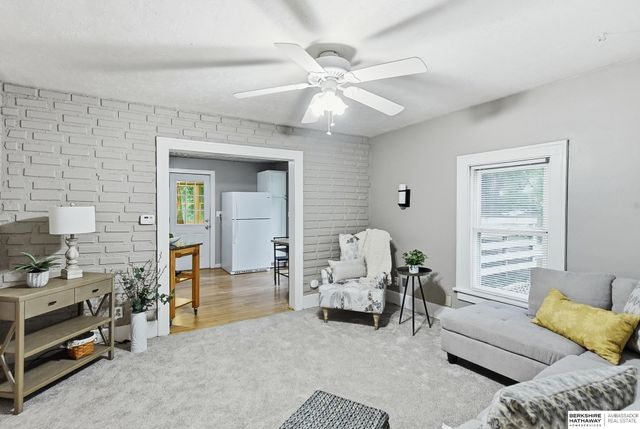 5609 Walnut Street, Omaha, NE 68106