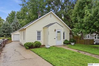 5609 Walnut Street, Omaha, NE 68106