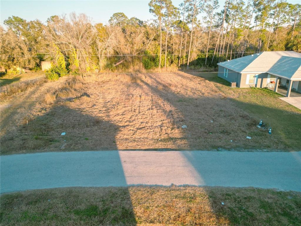 Image 2 of property listing at 4901 20TH STREET COURT E, Bradenton, FL 34203