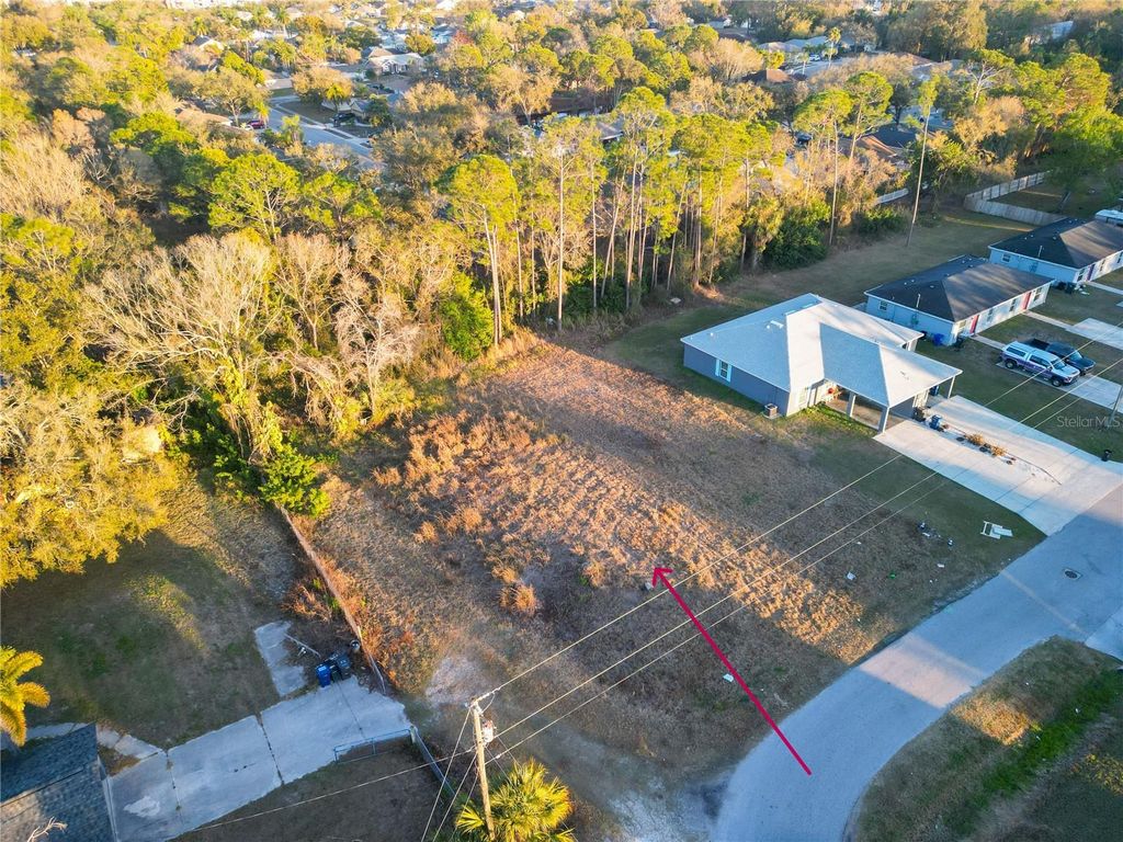 Image 12 of property listing at 4901 20TH STREET COURT E, Bradenton, FL 34203