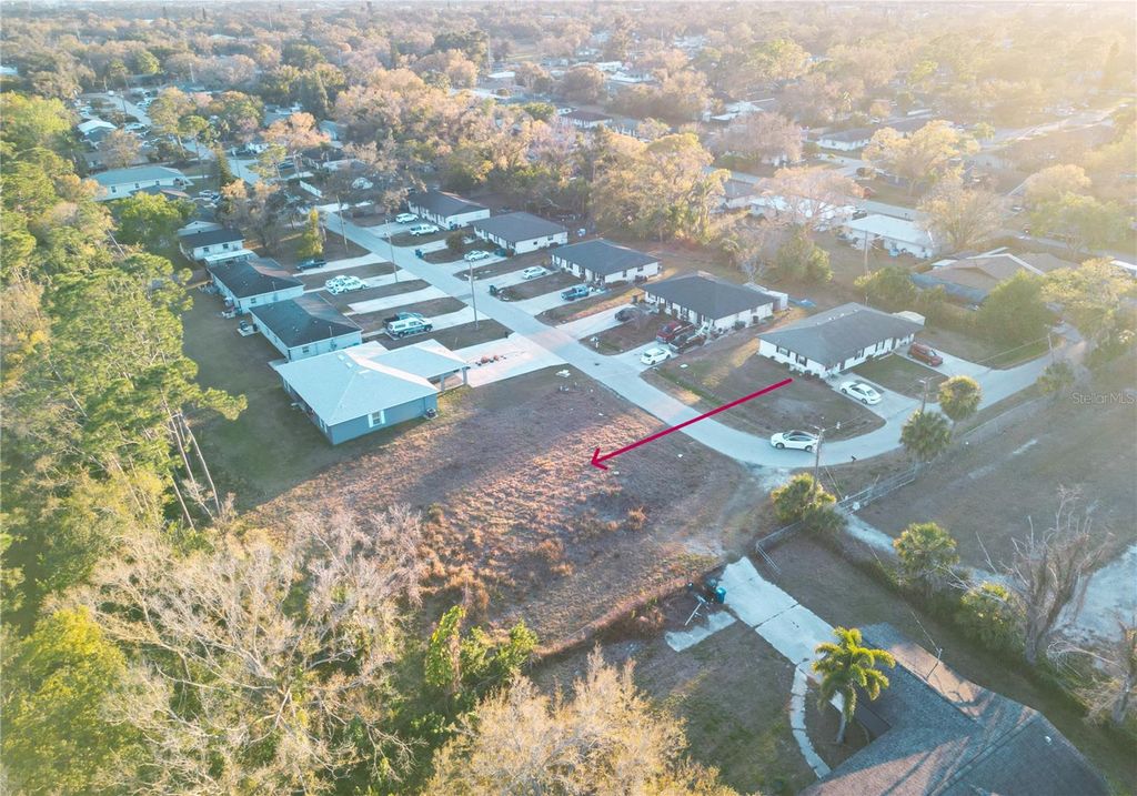 Image 10 of property listing at 4901 20TH STREET COURT E, Bradenton, FL 34203