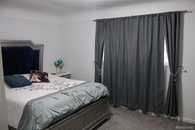 11114 Greendale Drive, Sterling Heights, MI 48312