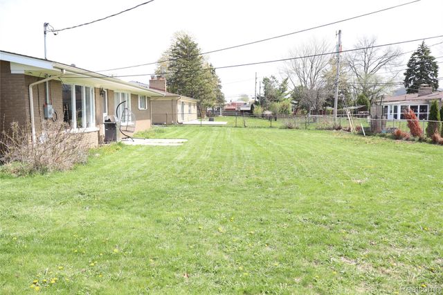 11114 Greendale Drive, Sterling Heights, MI 48312