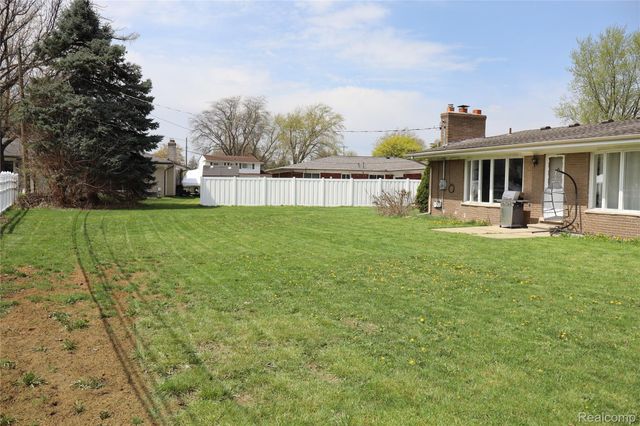 11114 Greendale Drive, Sterling Heights, MI 48312