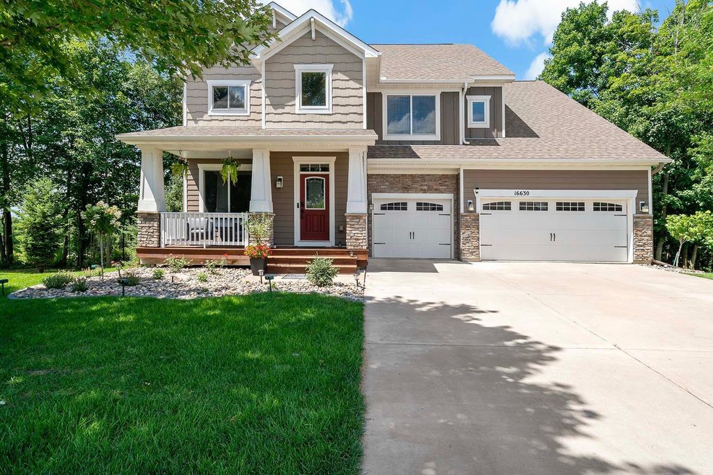 16630 61st Avenue N, Plymouth, MN 55446
