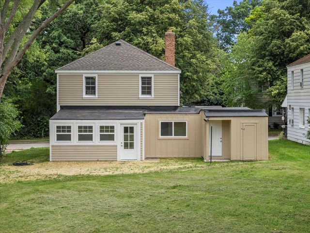 6321 Schoolway, Greendale, WI 53129