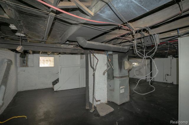 5266 Three Mile Drive, Detroit, MI 48224