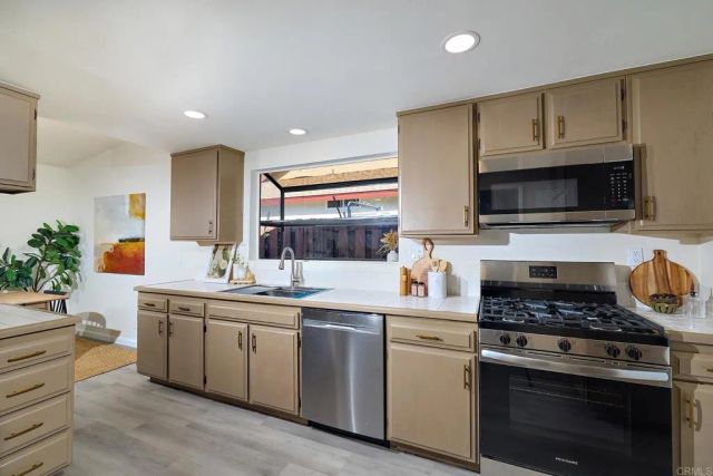 297 Juaneno Ave., Oceanside, CA 92057