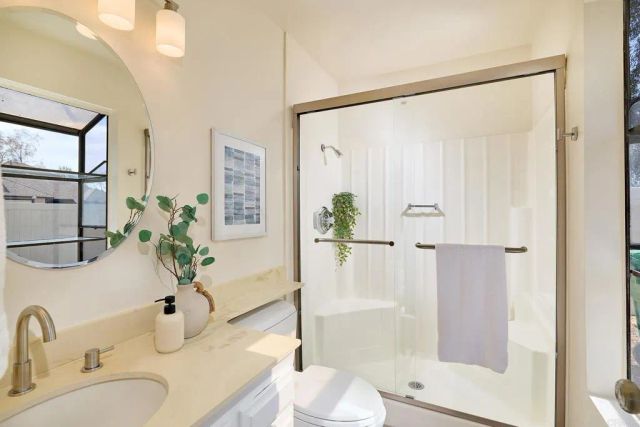 297 Juaneno Ave., Oceanside, CA 92057