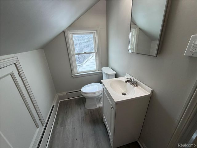 8112 Dale, Center Line, MI 48015