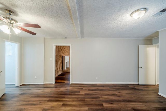 7226 Gore Drive, Houston, TX 77016