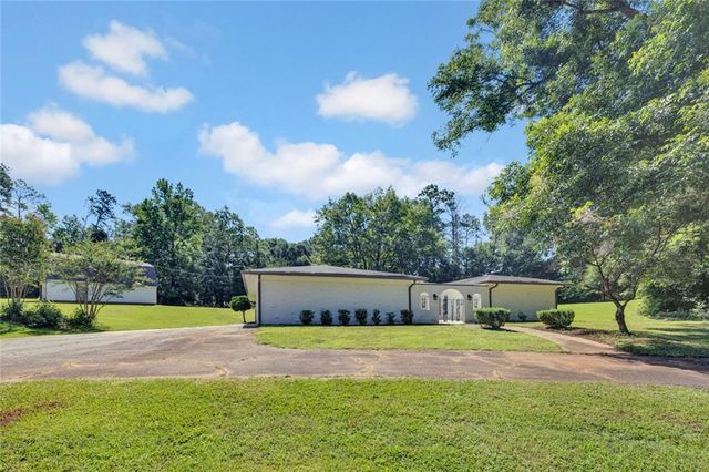 18 Valley Trail, Covington, GA 30014