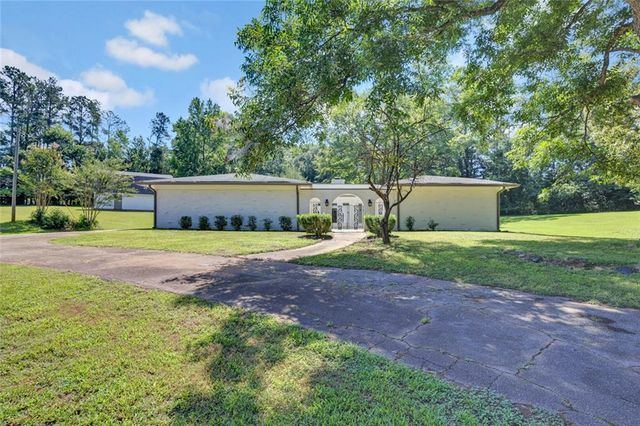 18 Valley Trail, Covington, GA 30014