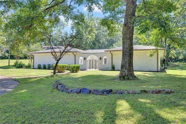 18 Valley Trail, Covington, GA 30014