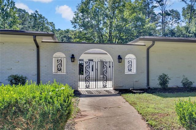 18 Valley Trail, Covington, GA 30014