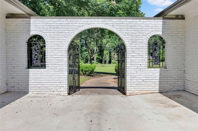 18 Valley Trail, Covington, GA 30014
