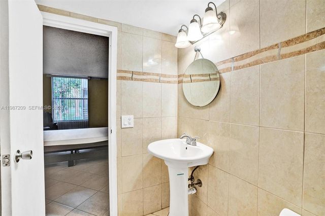 8301 Sands Point Blvd S205, Tamarac, FL 33321