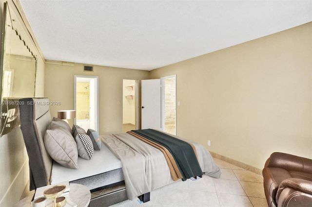 8301 Sands Point Blvd S205, Tamarac, FL 33321