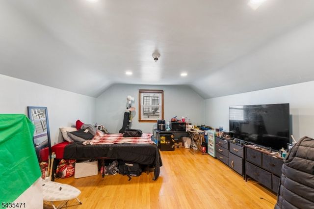 19 Albert St, North Arlington Boro, NJ 07031