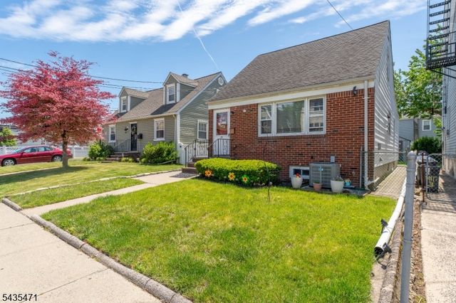 19 Albert St, North Arlington Boro, NJ 07031