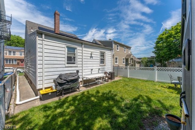 19 Albert St, North Arlington Boro, NJ 07031
