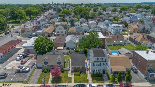 19 Albert St, North Arlington Boro, NJ 07031