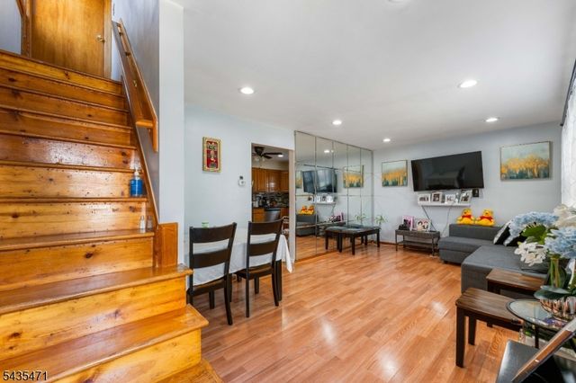 19 Albert St, North Arlington Boro, NJ 07031