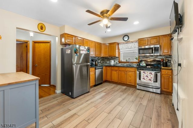 19 Albert St, North Arlington Boro, NJ 07031