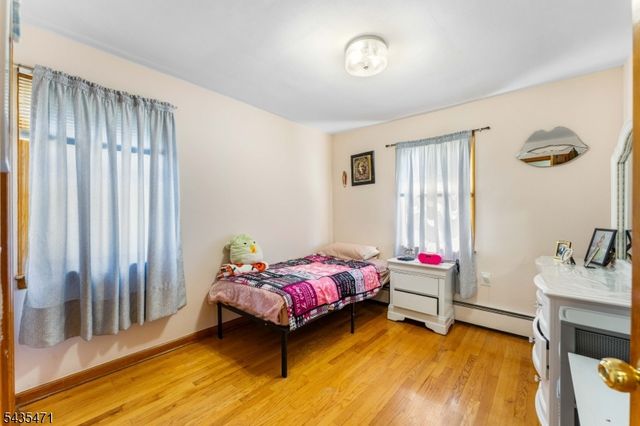 19 Albert St, North Arlington Boro, NJ 07031