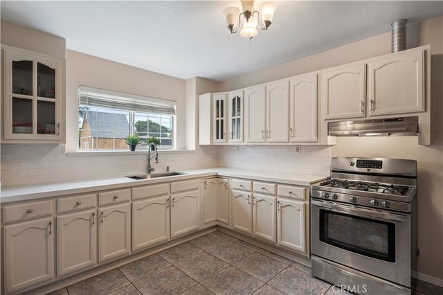 1217 Cary Avenue, Wilmington, CA 90744