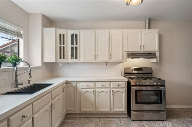 1217 Cary Avenue, Wilmington, CA 90744