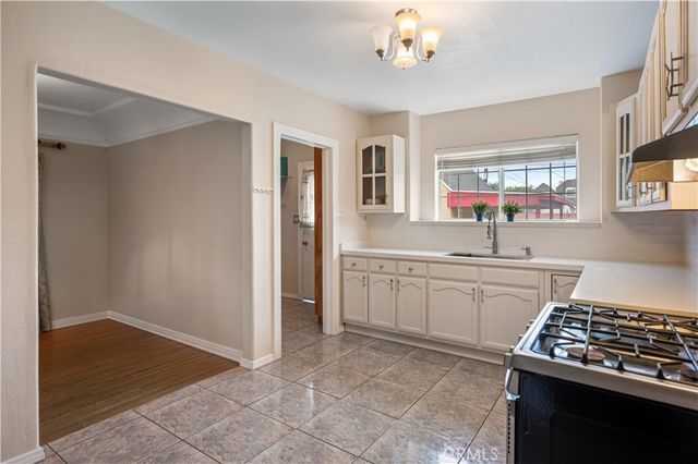 1217 Cary Avenue, Wilmington, CA 90744