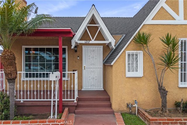 1217 Cary Avenue, Wilmington, CA 90744