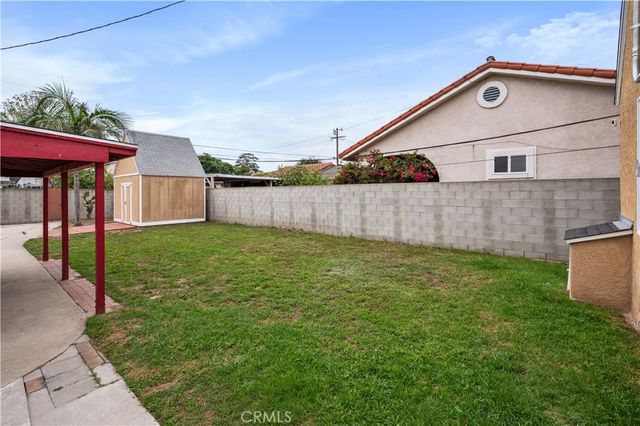 1217 Cary Avenue, Wilmington, CA 90744