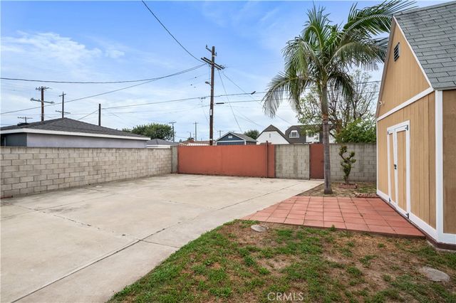 1217 Cary Avenue, Wilmington, CA 90744