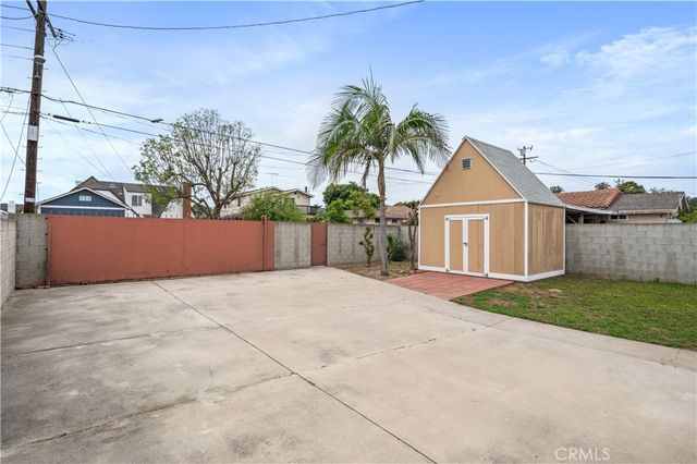 1217 Cary Avenue, Wilmington, CA 90744