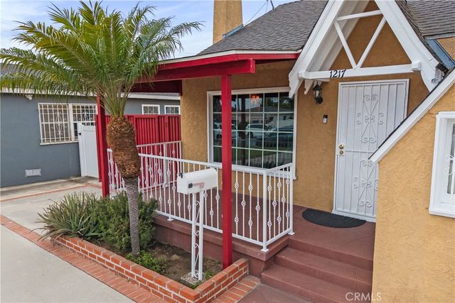 1217 Cary Avenue, Wilmington, CA 90744