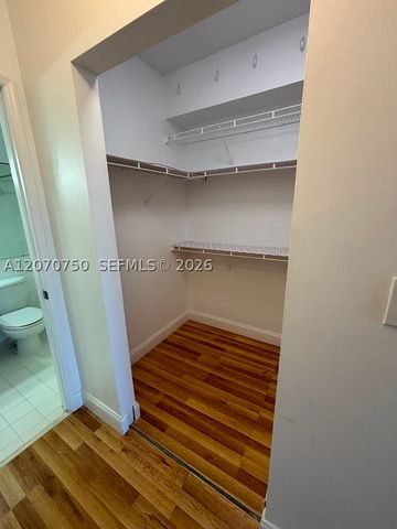 5077 NW 7th St 917, Miami, FL 33126