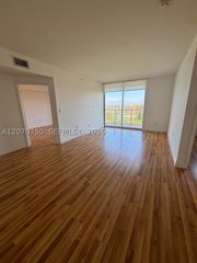 5077 NW 7th St 917, Miami, FL 33126